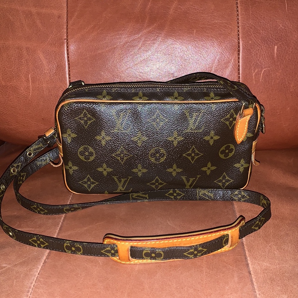 🌟Beautiful Louis Vuitton Marley Dragonne Crossbody🌟 - Picture 2 of 12